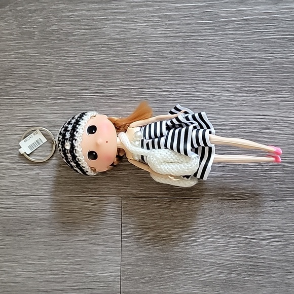 Korean Fashion Doll keychain by Ddung - Picture 2 of 8